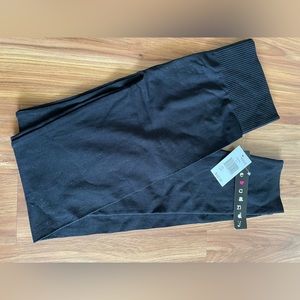 Eye candy leggings - NWT